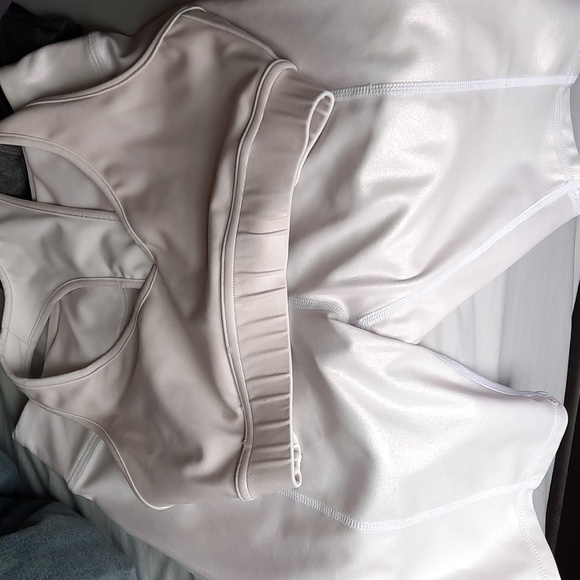 Workout clothing bundle! Under Armour, Lole, QueenieKe. Mostly small or XS - Picture 2 of 10